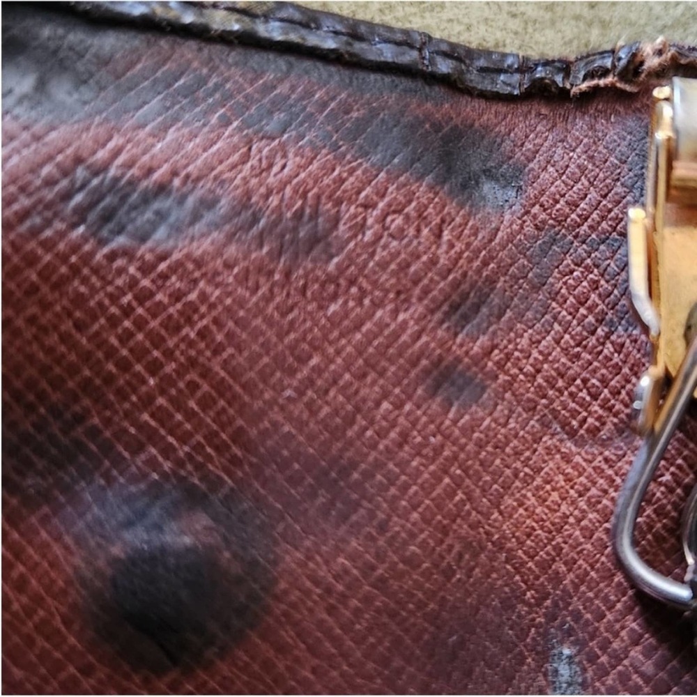 GUC Louis Vuitton Monogram Vintage Key Holder - Picture 4 of 4